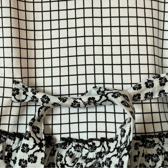 NWOT 2/3 Year Old Girls Black, White, and Red Colour Dress With Frills - Picture 7 of 16